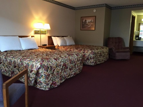 Twelve Oaks Inn image 17