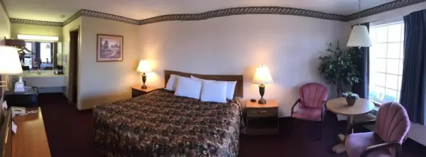 Twelve Oaks Inn 8