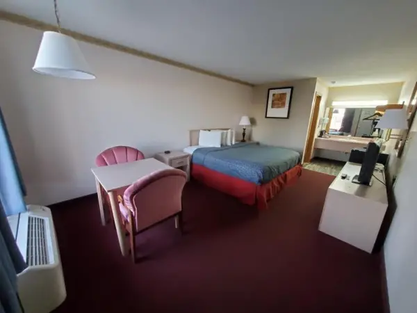 Twelve Oaks Inn 9